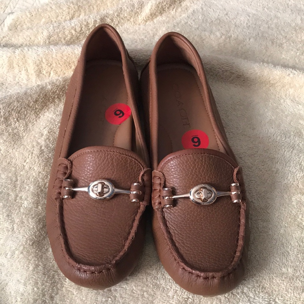 NWOT leather coach shoes sz6 brown color!